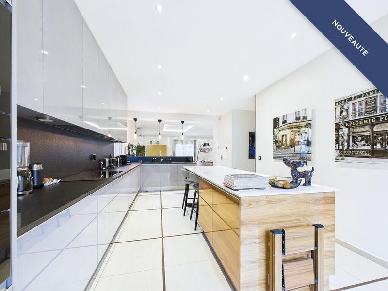 Maison - 378 m² - 7 pièces