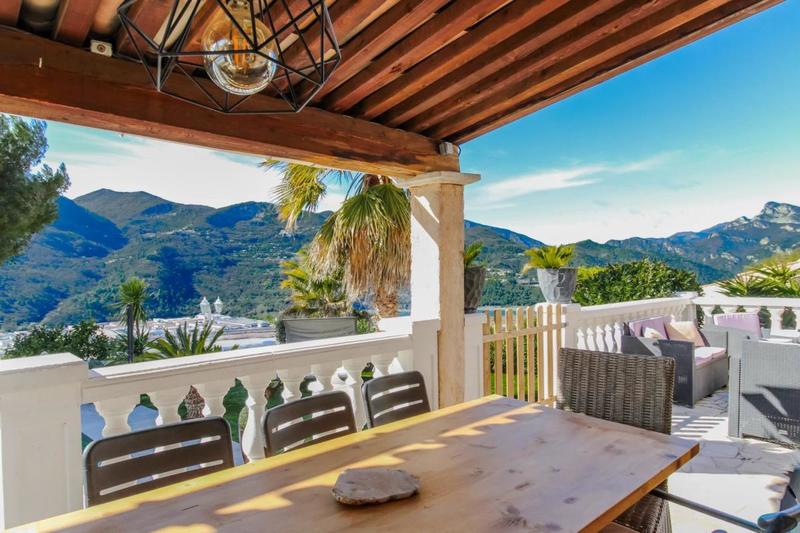 Maison - 105 m² - 4 pièces