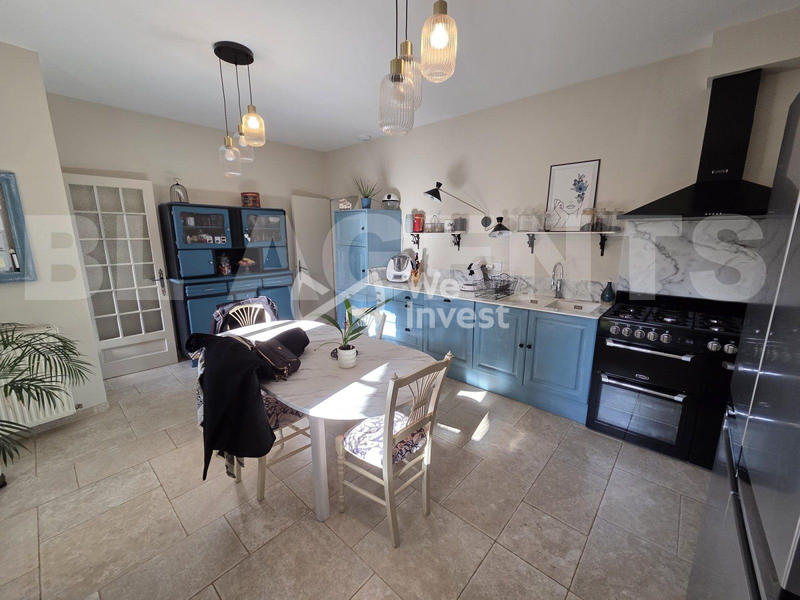 Maison - 804 m² - 28 pièces