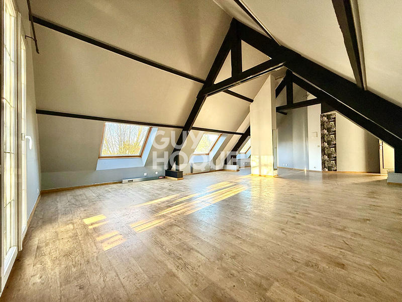 Maison - 213 m² - 8 pièces