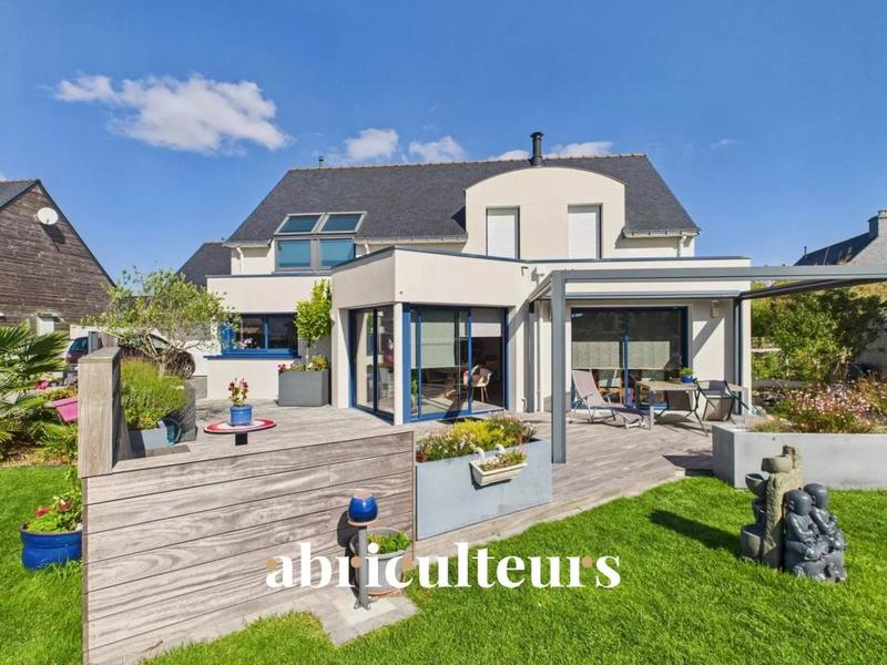 Maison - 186 m² - 9 pièces