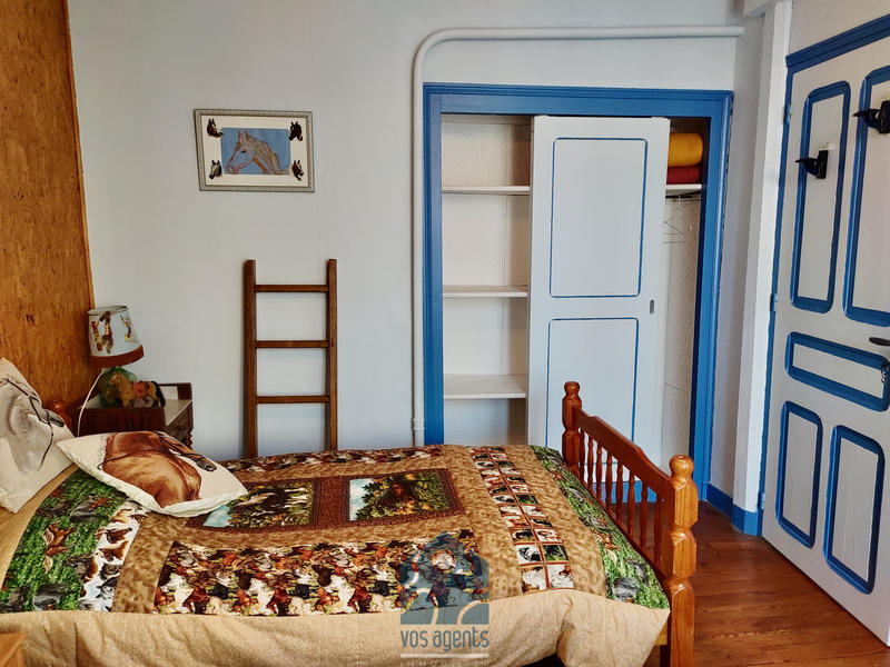 Maison - 250 m² - 13 pièces