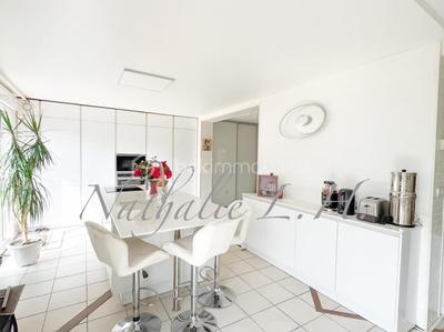 Demeure - 240 m² - 8 pièces