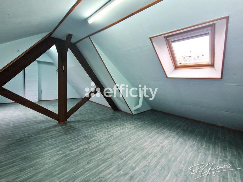 Maison - 224 m² - 9 pièces