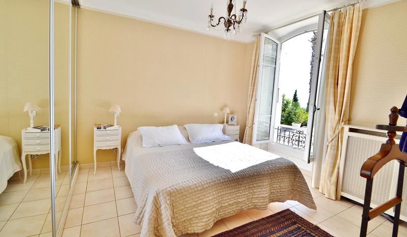 Villa - 250 m² - 6 pièces