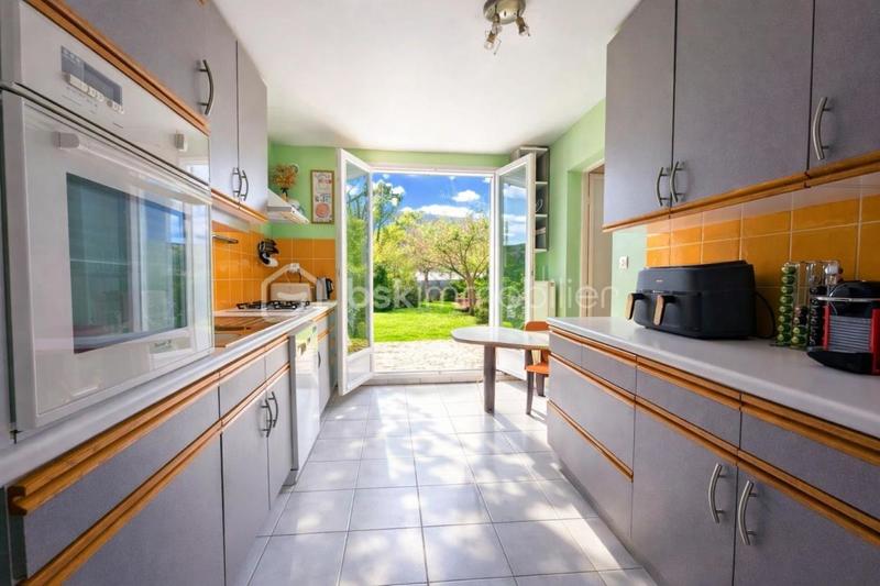 Maison - 121 m² - 6 pièces