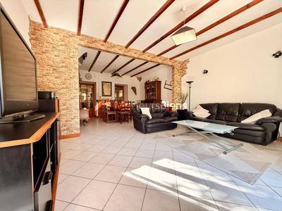 Maison - 104 m² - 6 pièces