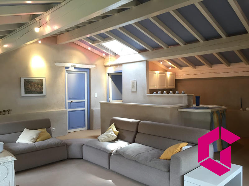 Maison - 306 m² - 14 pièces