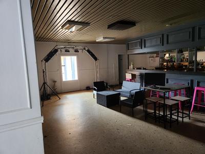 Local d'activité / Entrepôt - 450 m² - 6 pièces