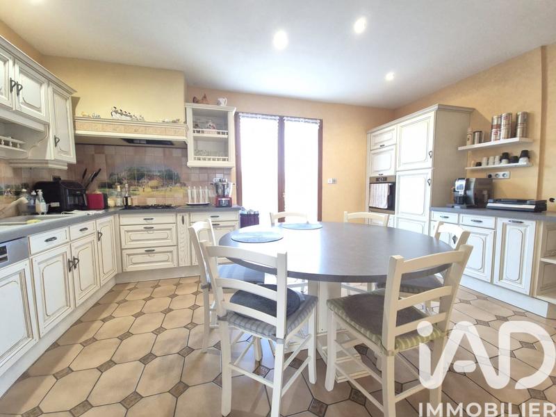 Maison - 200 m² - 6 pièces