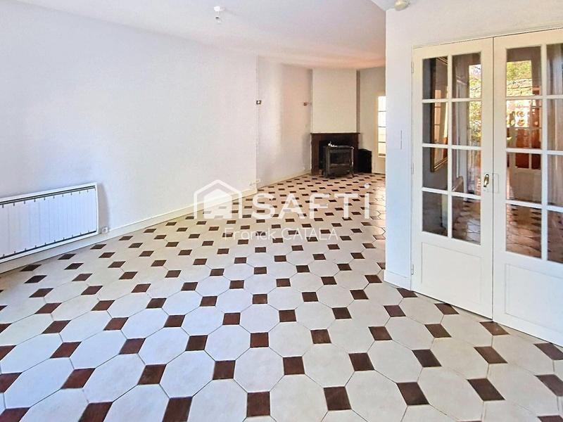 Maison - 225 m² - 9 pièces