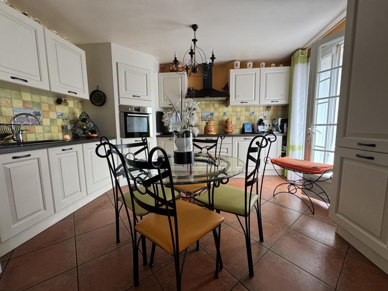 Viager - Maison traditionnelle - 240 m² - 6 pièces