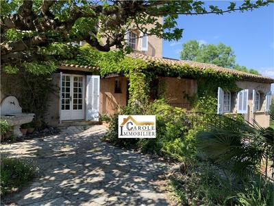 Propriété - 202 m² - 8 pièces