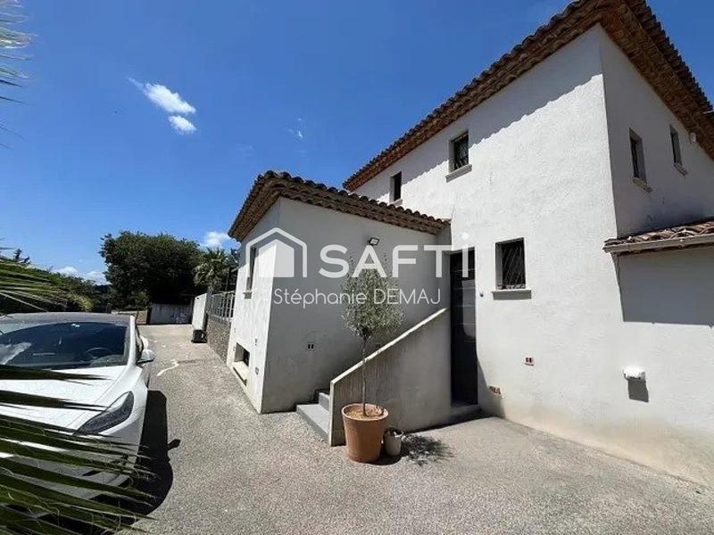 Villa - 212 m² - 5 pièces
