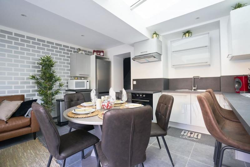 Maison - 88 m² - 6 pièces