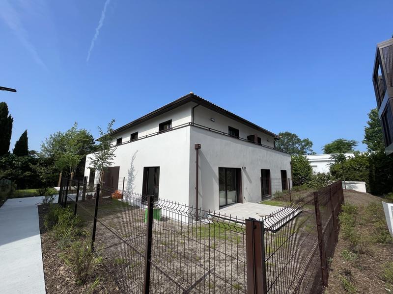 Maison - 99 m² - 5 pièces