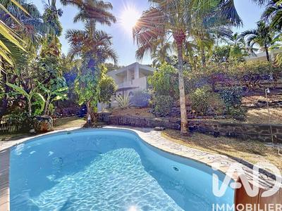 Maison - 245 m² - 8 pièces