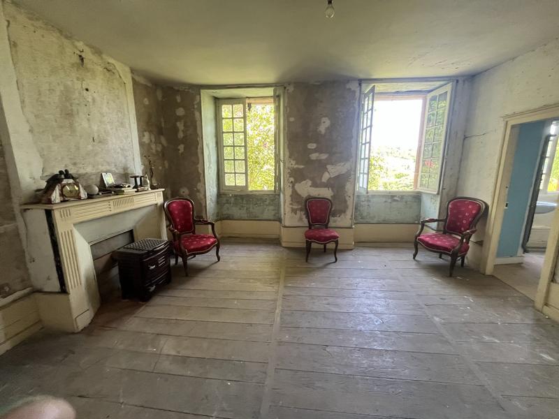 Maison - 181 m² - 9 pièces