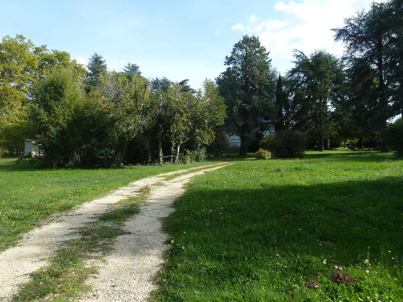 Propriété - 250 m² - 8 pièces