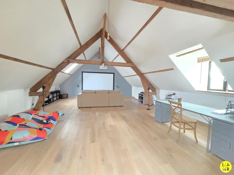 Maison - 327 m² - 10 pièces