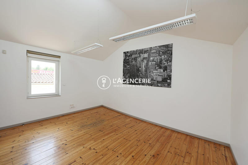 Local commercial - 136 m²