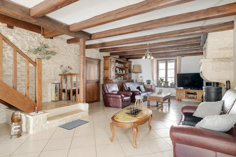 Maison - 214 m² - 5 pièces