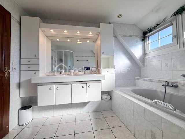 Maison - 113 m² - 5 pièces