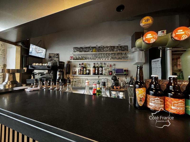 Fonds de commerce - Local commercial - 104 m²