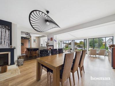 Maison - 172 m² - 8 pièces