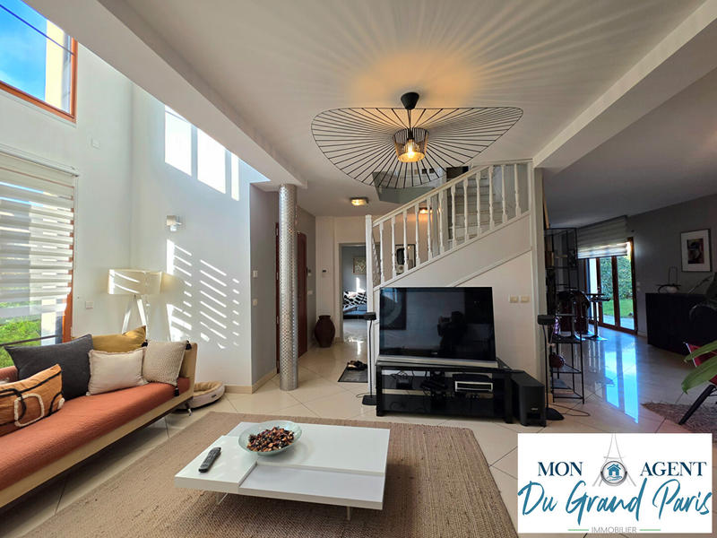 Maison - 175 m² - 7 pièces