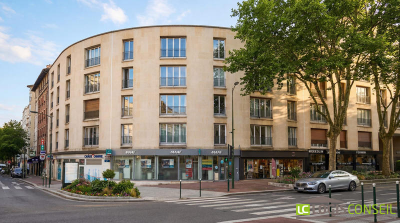 Appartement - 80 m² - 4 pièces