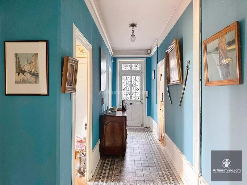 Maison - 220 m² - 9 pièces