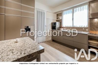 Maison - 140 m² - 5 pièces