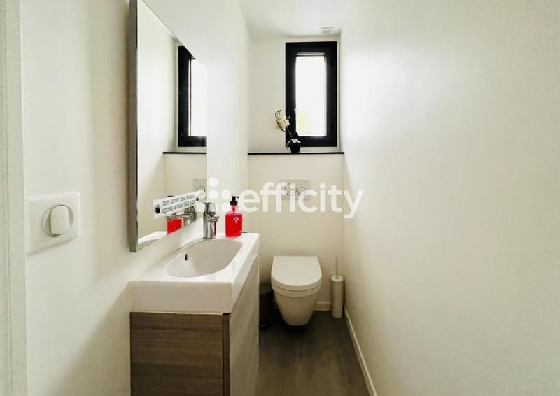 Maison - 180 m² - 5 pièces