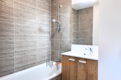 Appartement - 90 m² - 4 pièces