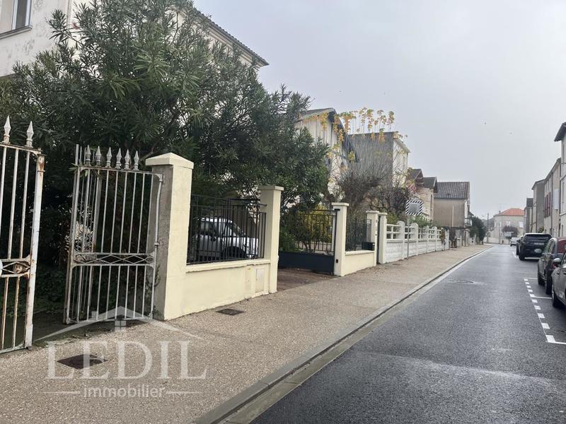 Studio - 20 m² - 1 pièce