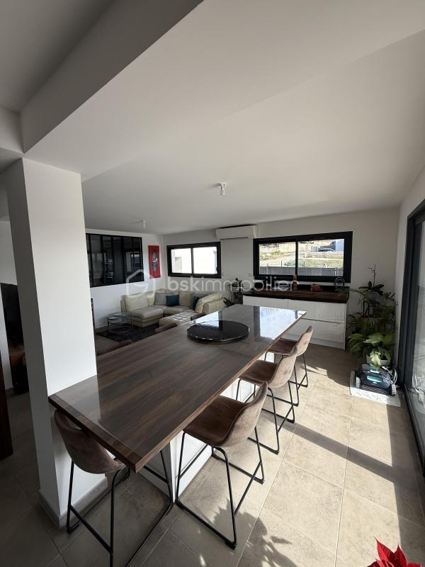 Demeure - 126 m² - 5 pièces