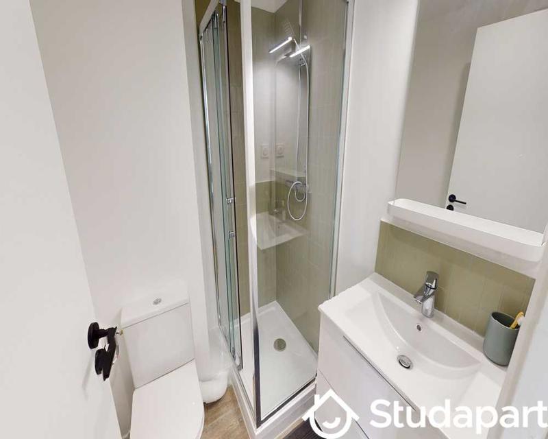 Chambre - 160 m² - 1 pièce