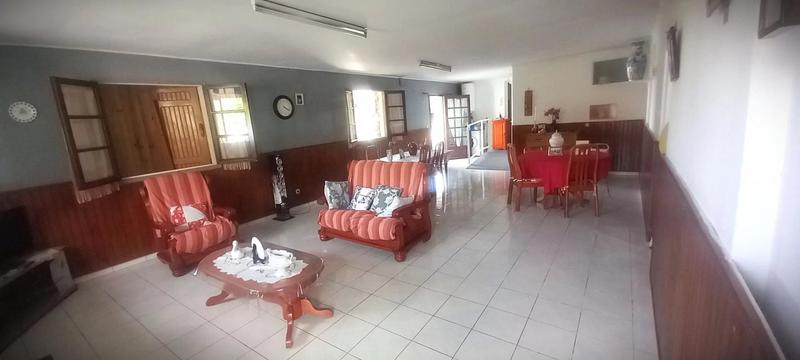 Maison - 217 m² - 8 pièces