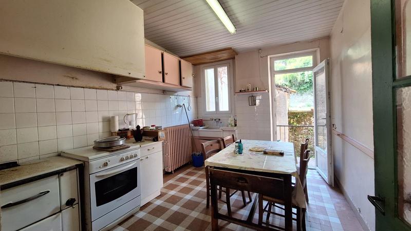 Maison - 180 m² - 6 pièces