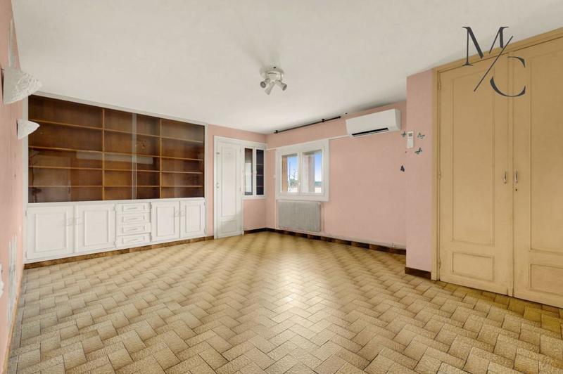 Maison - 233 m² - 8 pièces