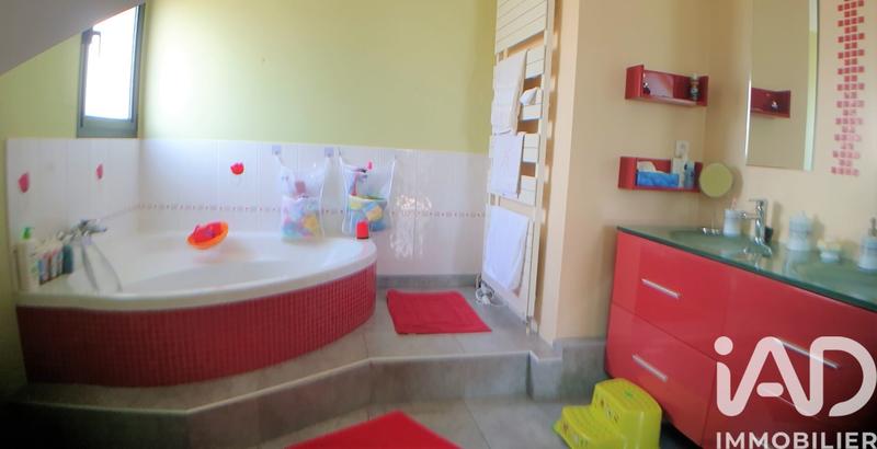 Maison - 179 m² - 8 pièces