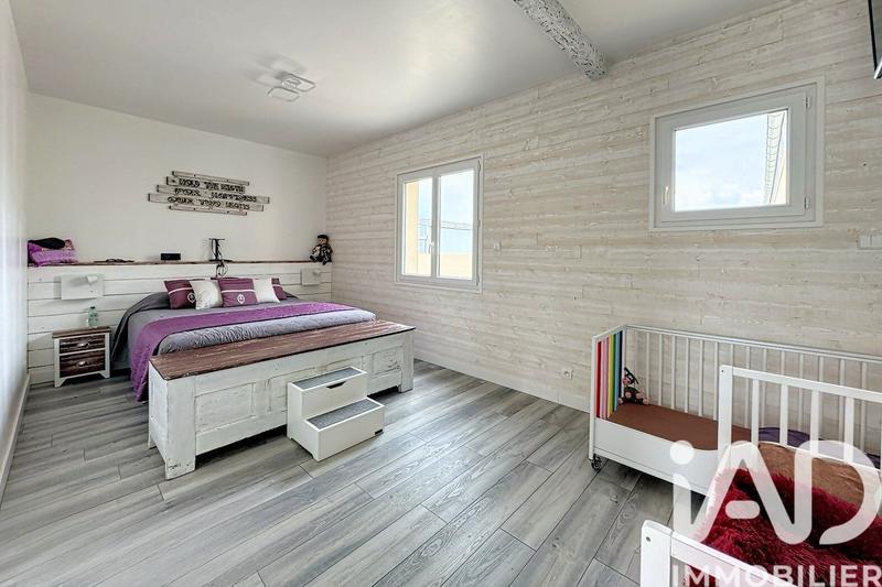 Maison - 240 m² - 7 pièces