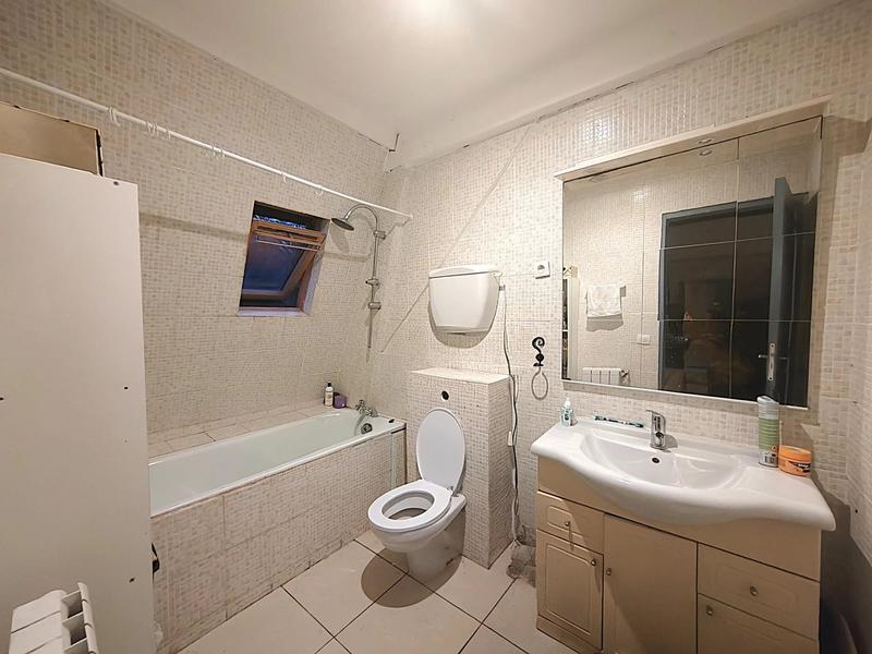 Maison - 300 m² - 16 pièces