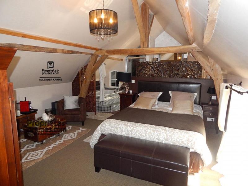 Maison - 1 000 m² - 18 pièces