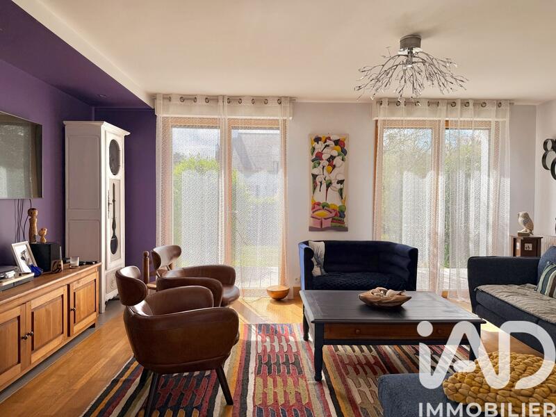 Maison - 202 m² - 8 pièces