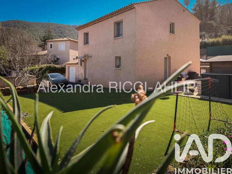 Maison - 147 m² - 5 pièces