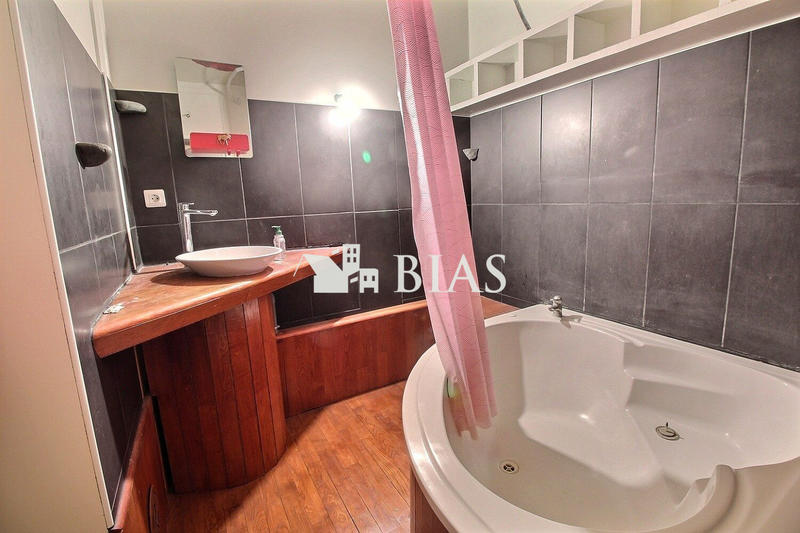 Appartement - 80 m² - 3 pièces