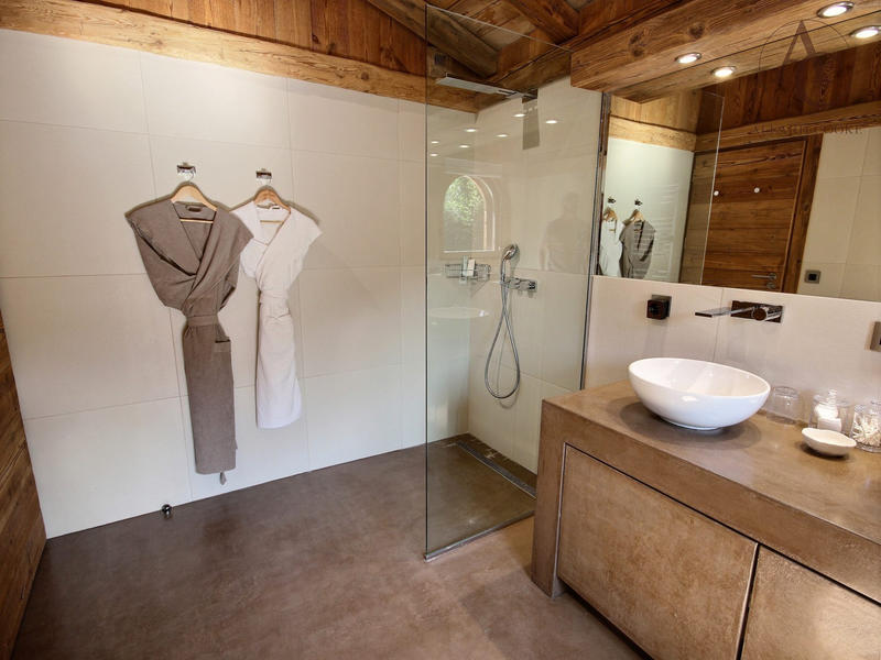 Châlet - 380 m² - 8 pièces