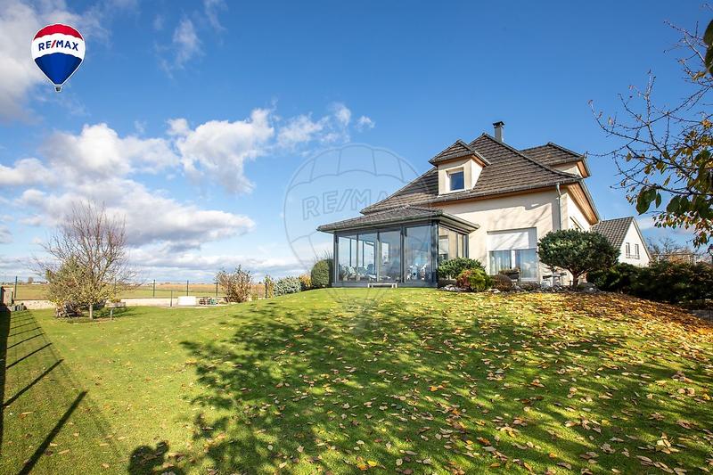 Maison - 142 m² - 5 pièces